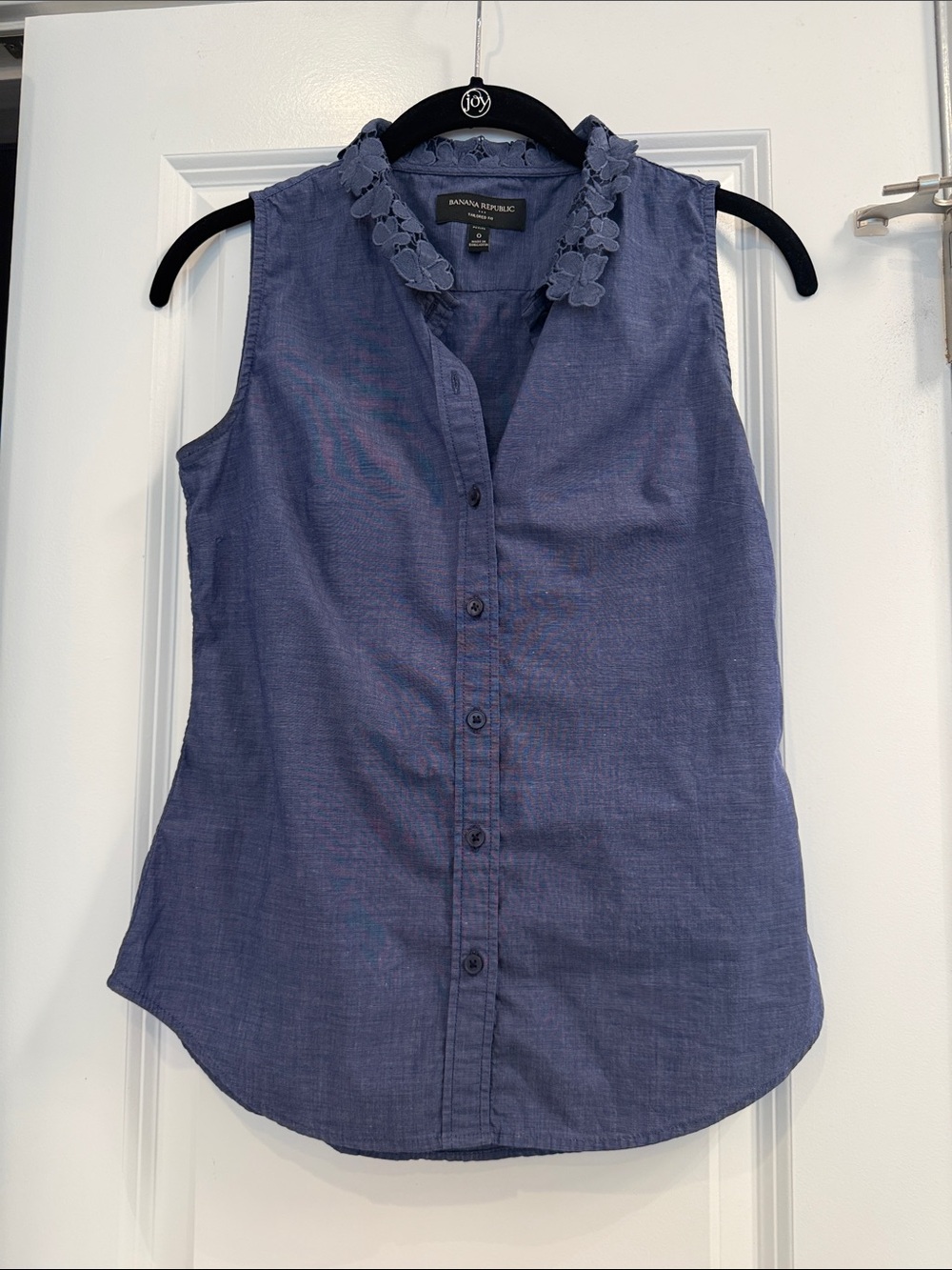 Banana Republic Blue Sleeveless Button-Front Top with Floral Collar